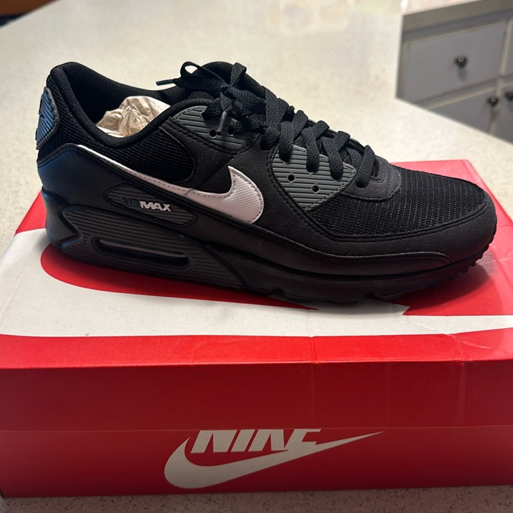 Men’s Nike size 11 air max plus drift